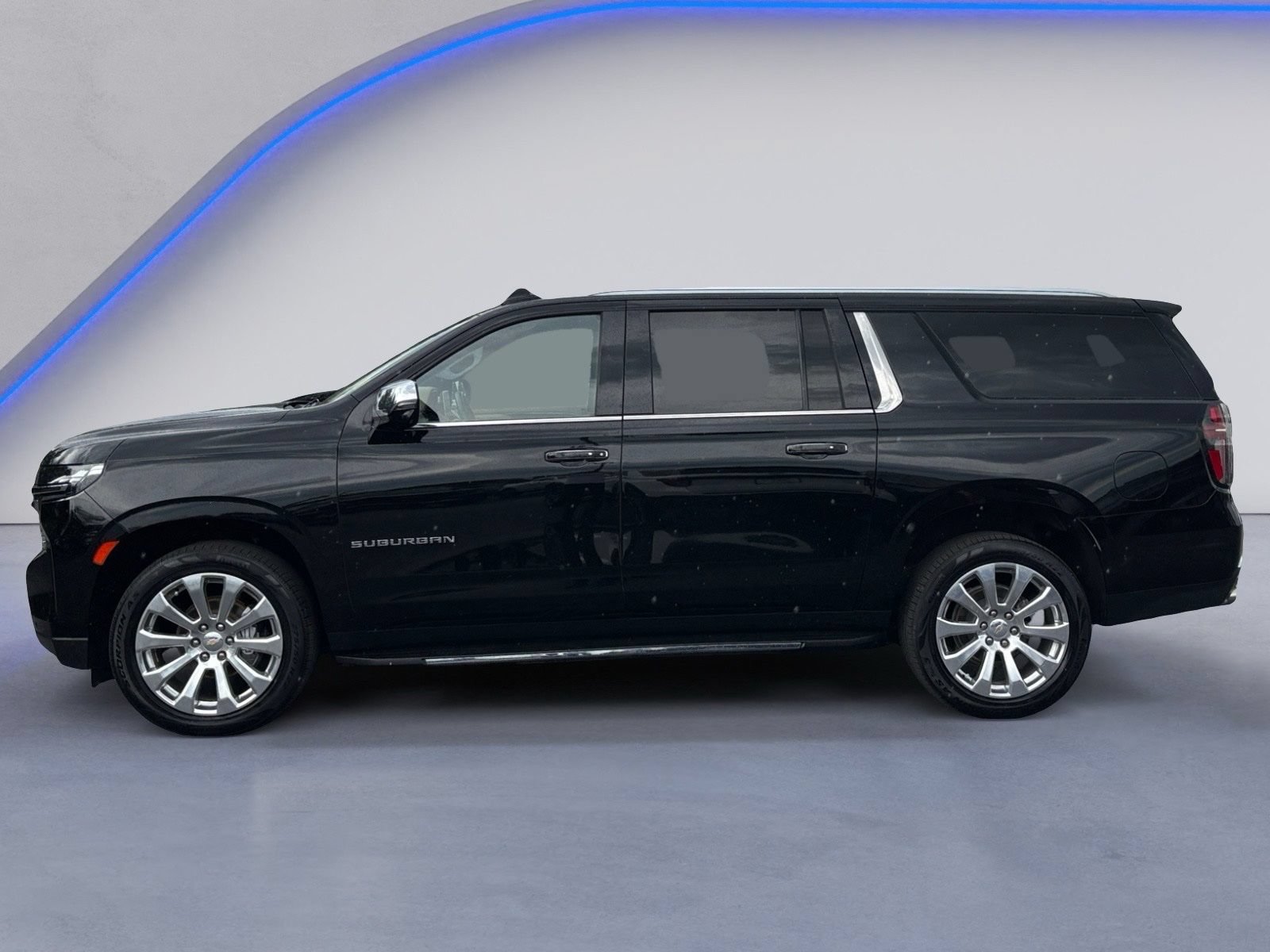 Used 2023 Chevrolet Suburban Premier w/ Premium Package 2 AWD/4WD image 7
