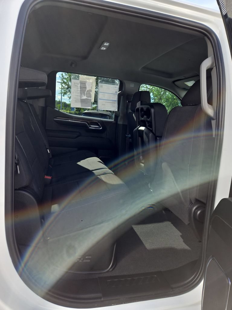 Used 2024 Chevrolet Silverado 1500 LT AWD/4WD image 29