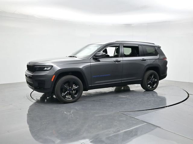 Used 2023 Jeep Grand Cherokee L Altitude AWD/4WD image 6