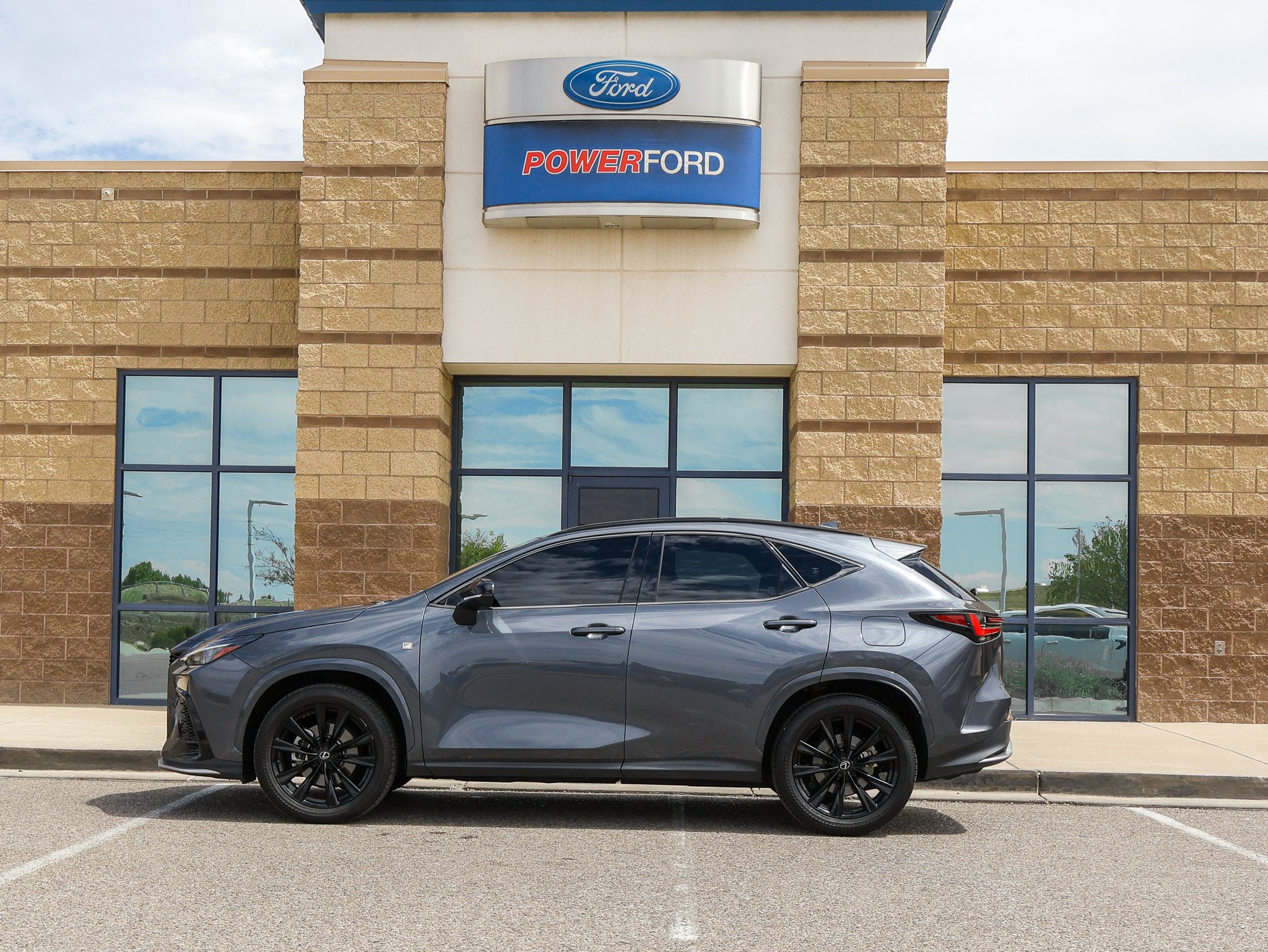 Used 2022 Lexus NX 350 F Sport w/ Towing Package (2000 Lbs) AWD/4WD image 9