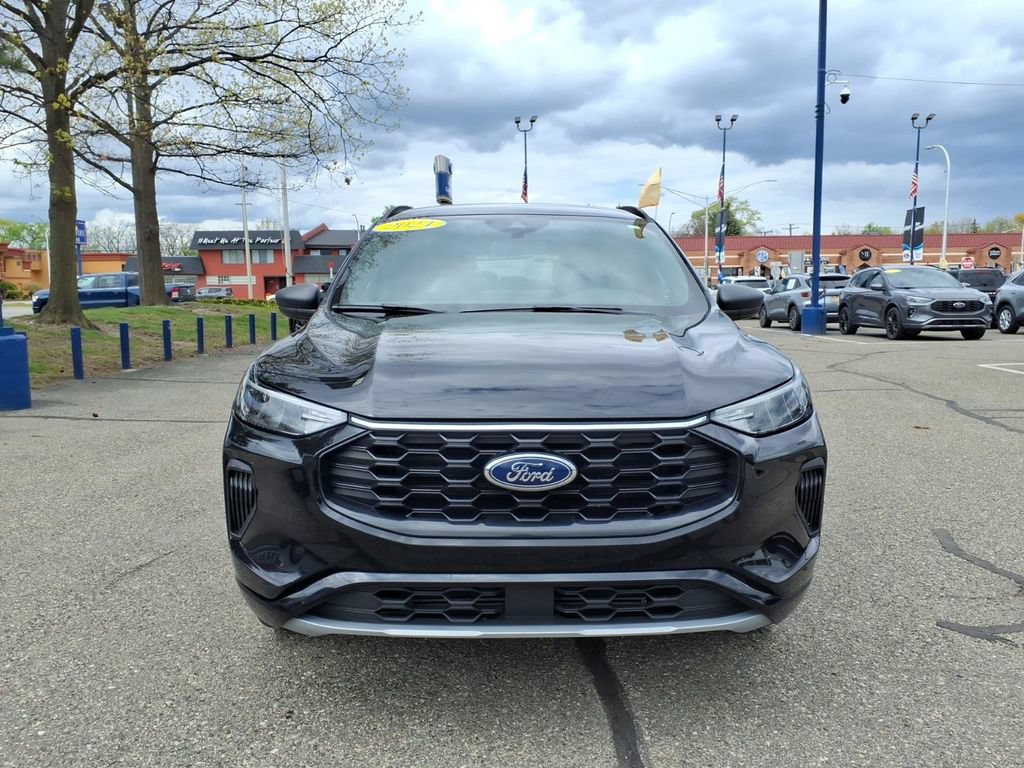 Certified 2024 Ford Escape ST-Line w/ Tech Pack #1 AWD/4WD image 3