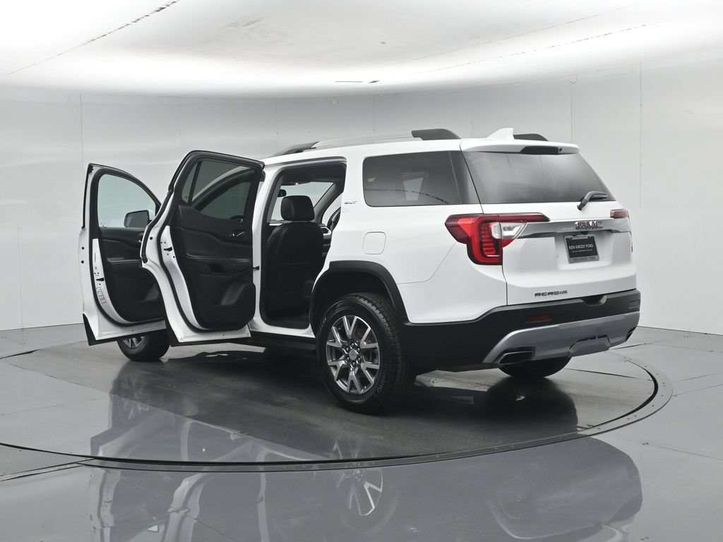 Used 2023 GMC Acadia SLT FWD image 40
