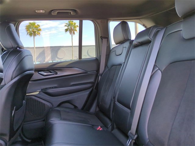 Used 2024 Jeep Grand Cherokee Altitude image 14