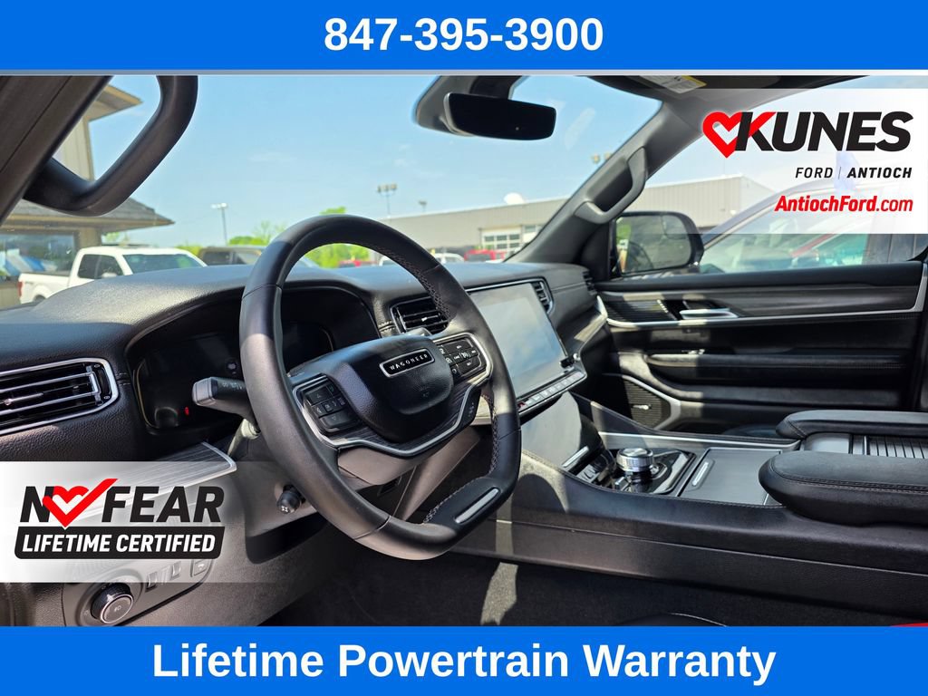 Used 2024 Jeep Wagoneer L Series II w/ Flexible Seating Group AWD/4WD image 20
