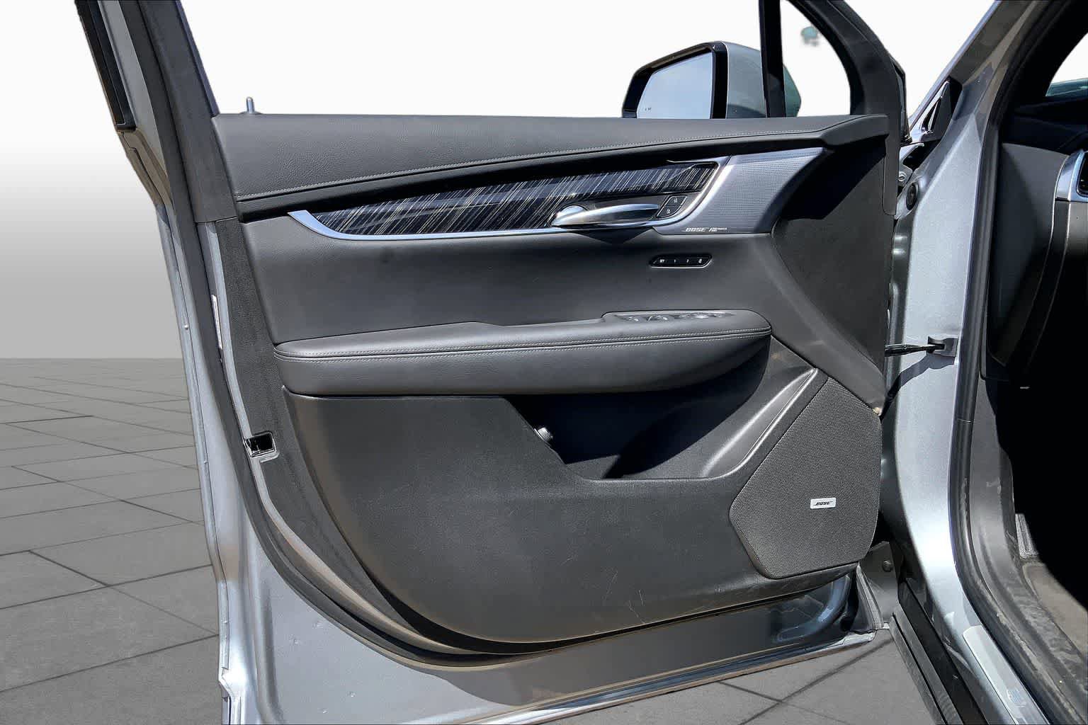 Used 2025 Cadillac XT6 Premium Luxury AWD/4WD image 22
