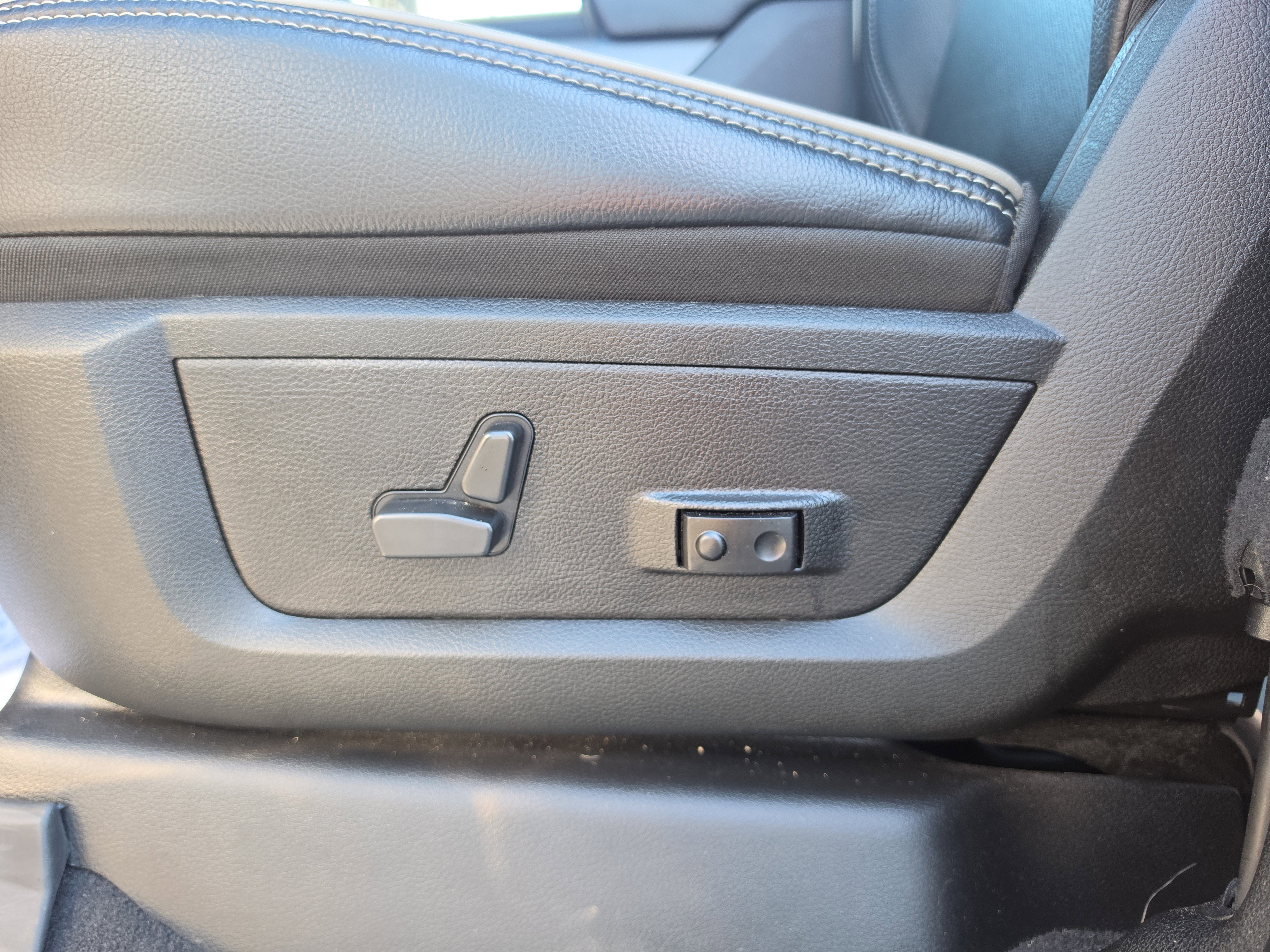 Used 2024 RAM 2500 Laramie w/ Night Edition AWD/4WD image 14