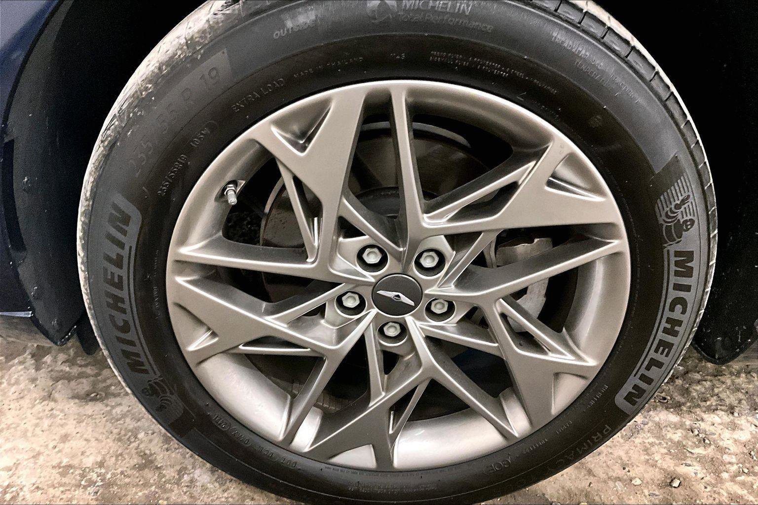 Used 2022 Genesis GV70 2.5T w/ Advanced Package image 8