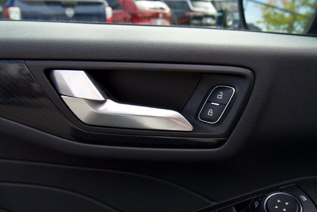 Certified 2025 Ford Escape ST-Line FWD image 15