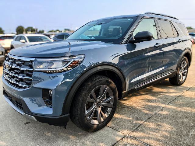Certified 2025 Ford Explorer Active w/ Active Comfort Package AWD/4WD image 1