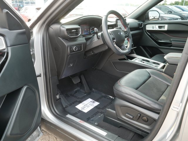 Certified 2024 Ford Explorer ST-Line w/ Class IV Trailer Tow Package AWD/4WD image 11