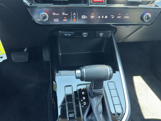 Used 2025 Kia Niro LX FWD image 13