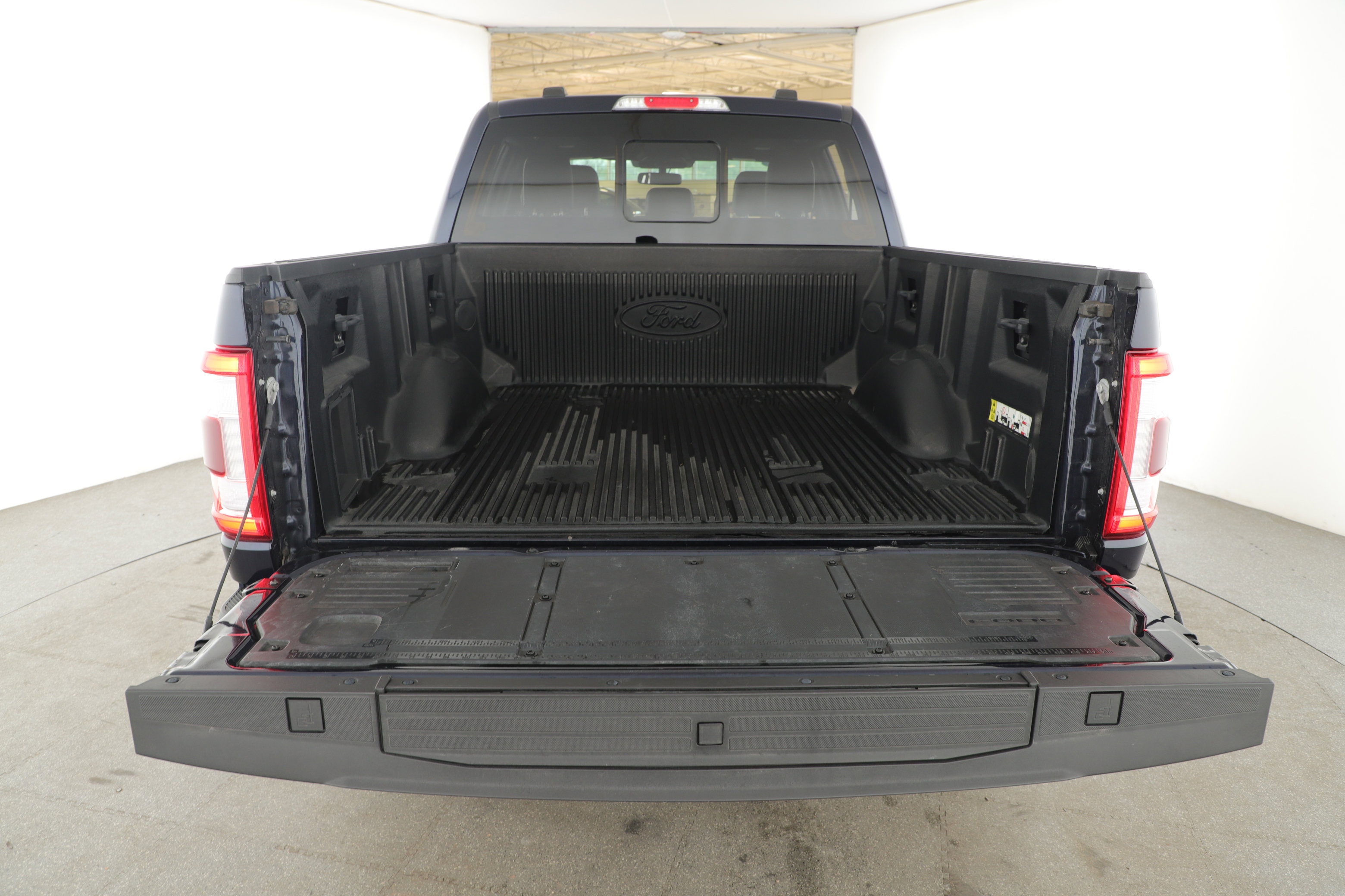 Certified 2023 Ford F150 Platinum w/ Equipment Group 701A High image 5