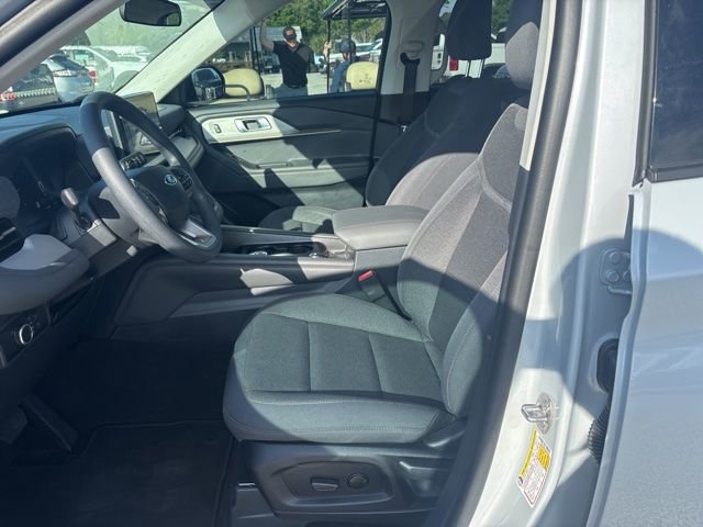 Certified 2026 Ford Explorer Active RWD image 9