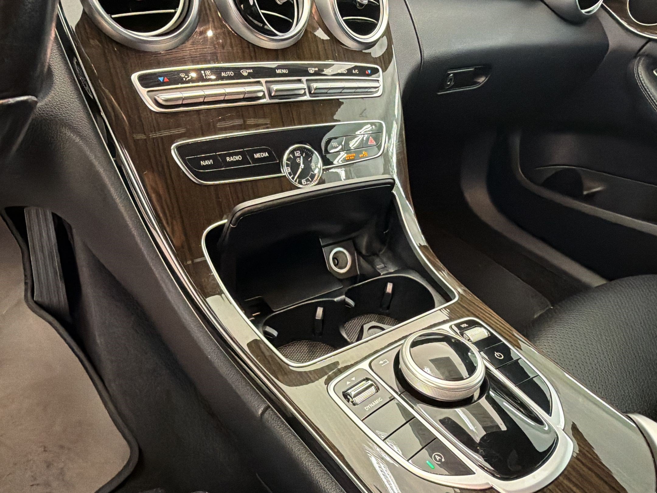 Used 2020 Mercedes-Benz C 300 Sedan image 25