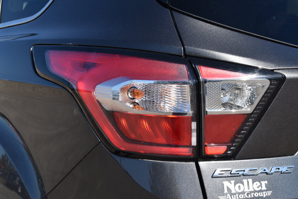 Certified 2018 Ford Escape Titanium FWD image 10