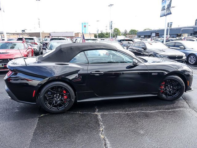 Certified 2025 Ford Mustang GT Premium w/ GT Performance Package image 6