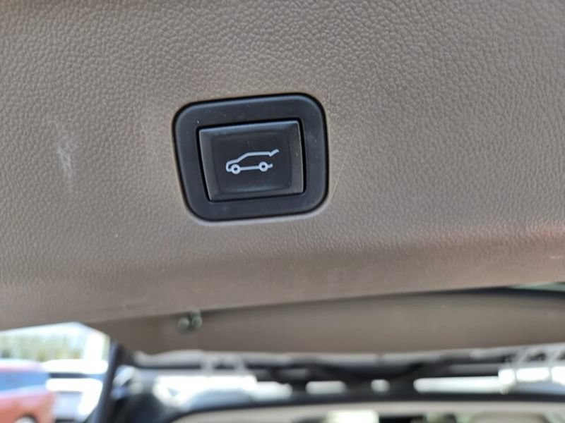 Used 2023 GMC Yukon Denali w/ Advanced Technology Package AWD/4WD image 20