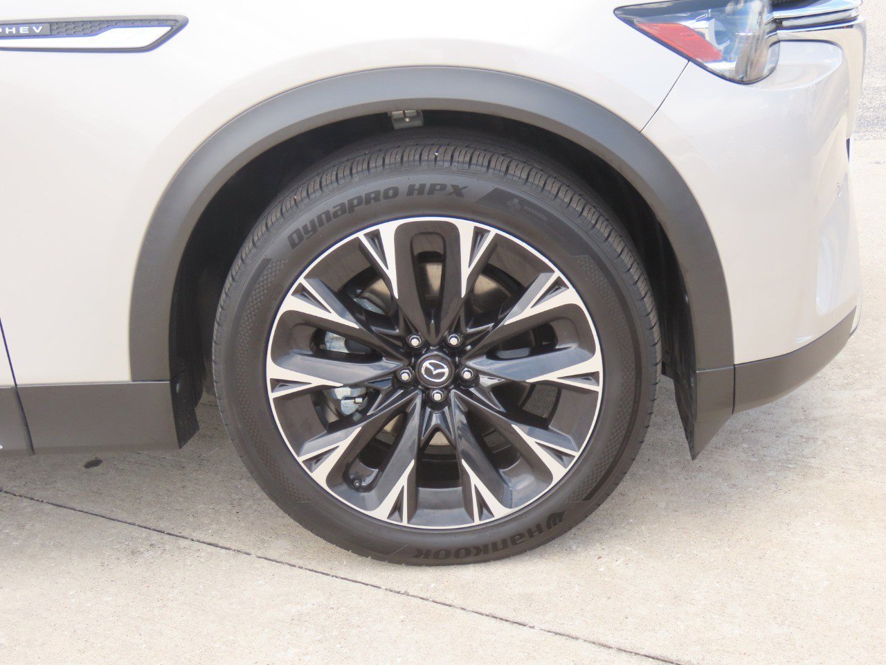 Used 2024 MAZDA CX-90 Plug-In Hybrid w/ Premium Pkg AWD/4WD image 9