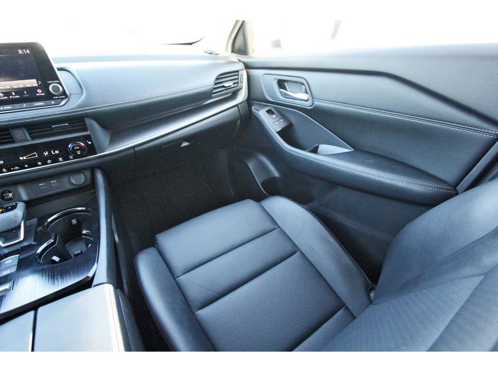 Used 2024 Nissan Rogue SV w/ SV Premium Package image 13