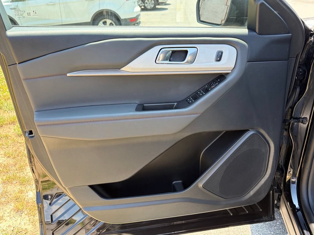 Certified 2025 Ford Explorer Active w/ Active Comfort Package AWD/4WD image 51