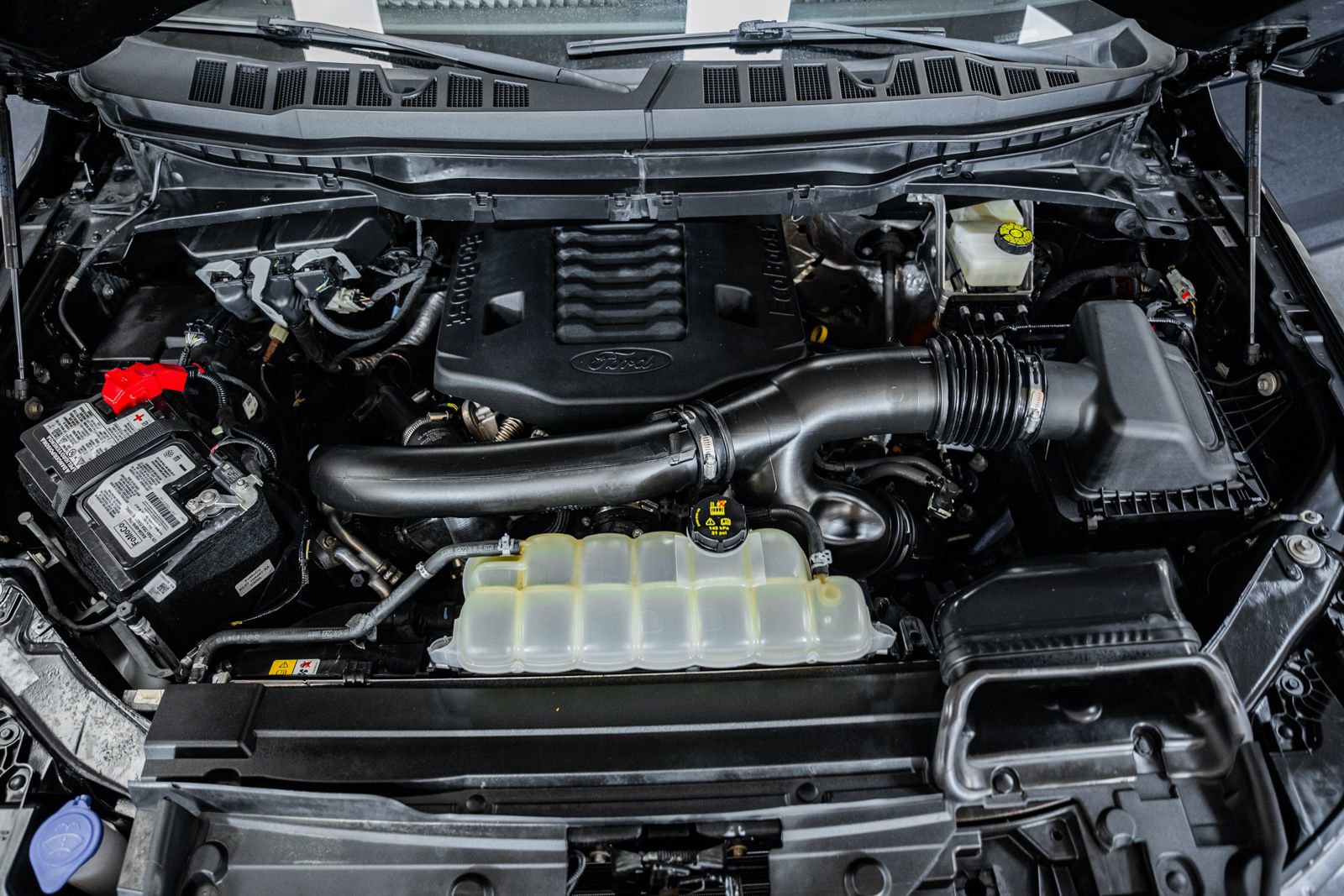 Certified 2022 Ford F150 Lariat w/ Equipment Group 502A High image 25