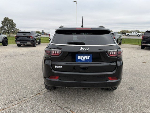 Used 2022 Jeep Compass Limited w/ Elite Group AWD/4WD image 8