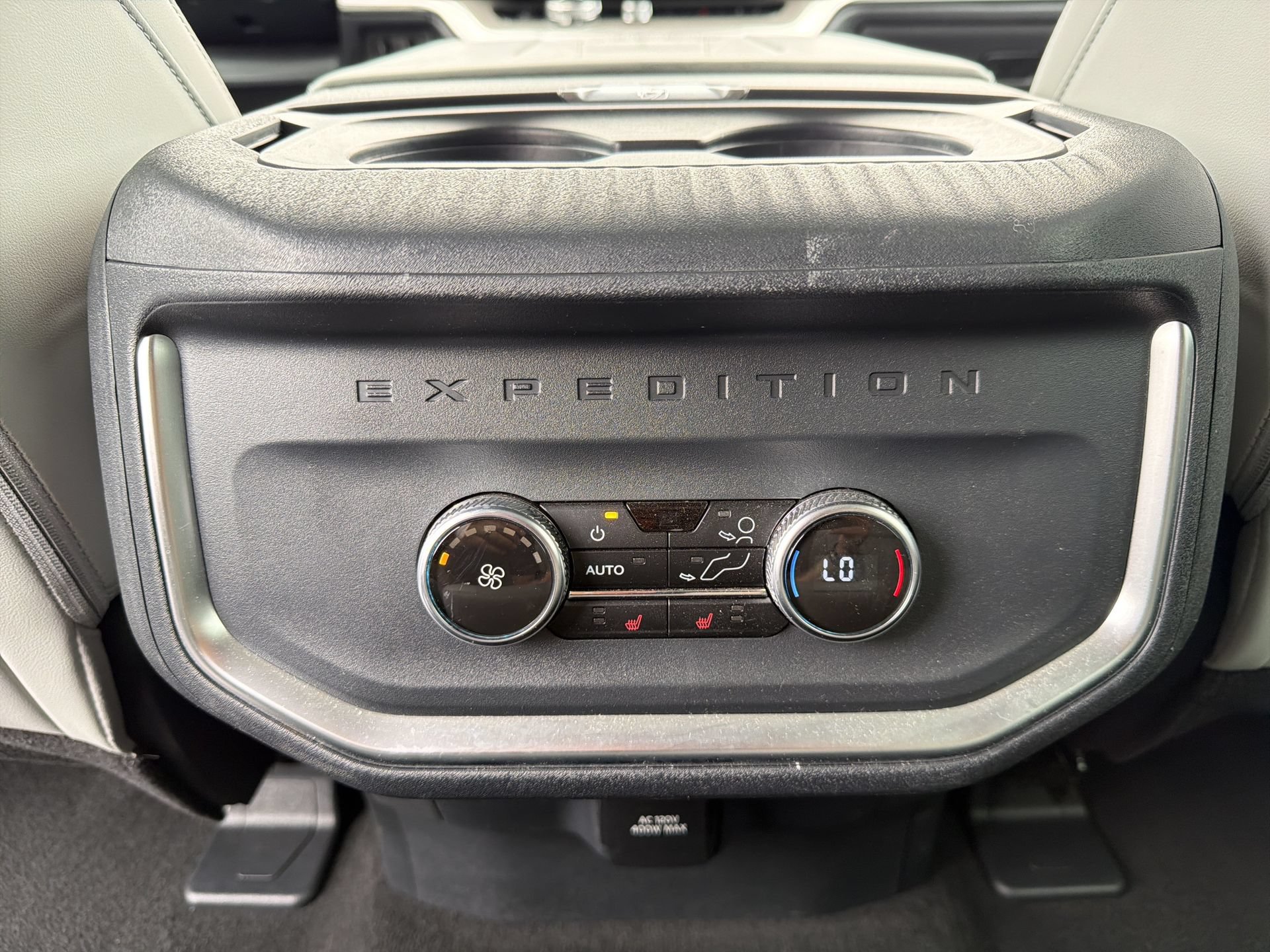 Certified 2025 Ford Expedition Max Platinum AWD/4WD image 4