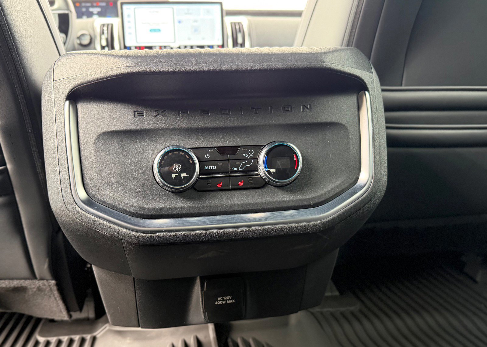 Certified 2025 Ford Expedition Max Platinum w/ Stealth Appearance Package AWD/4WD image 28