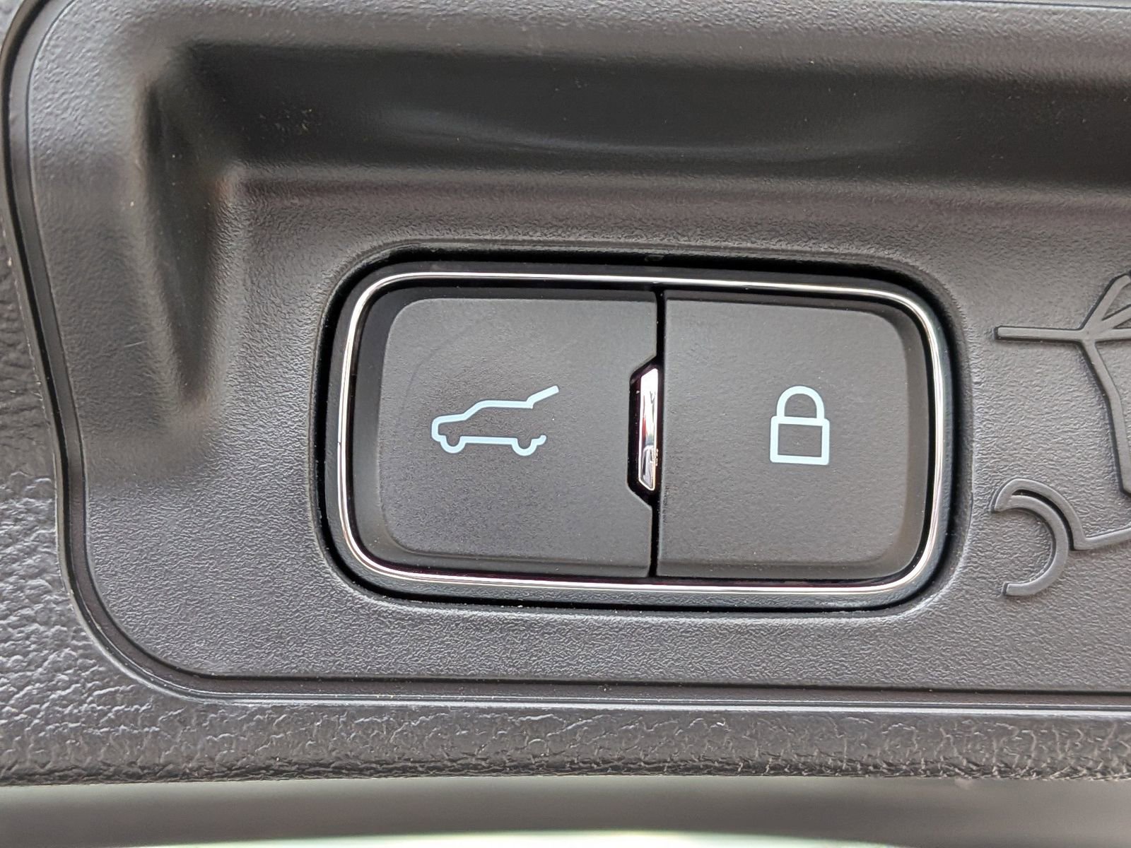 Certified 2023 Ford Explorer Platinum w/ Technology Package image 15