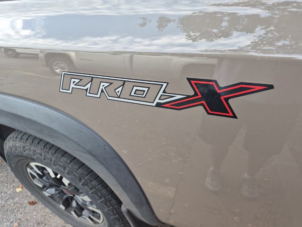 Used 2024 Nissan Frontier Pro-X RWD image 10