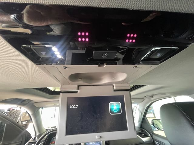 Used 2019 Chevrolet Suburban Premier AWD/4WD image 24