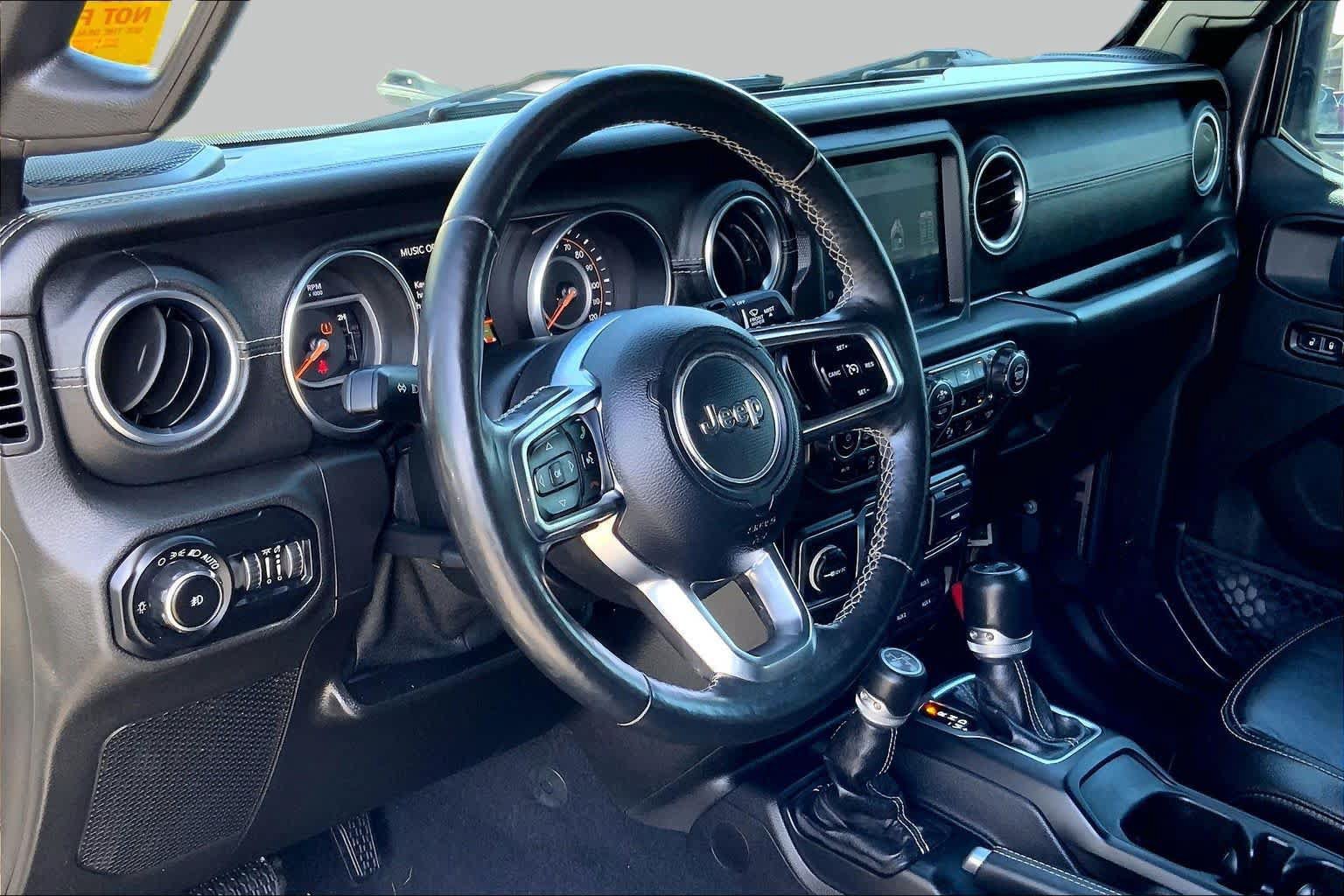 Used 2018 Jeep Wrangler Unlimited Sahara w/ Quick Order Package 24M Moab AWD/4WD image 16