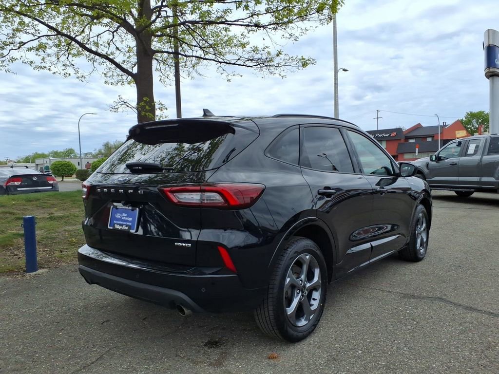 Certified 2023 Ford Escape ST-Line w/ Tech Pack #1 AWD/4WD image 6