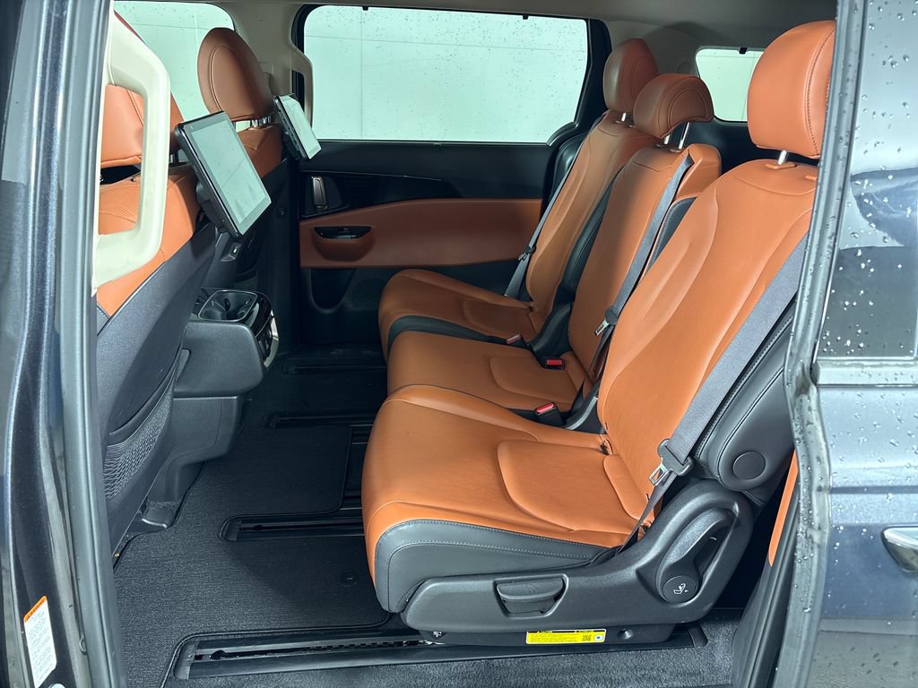 Used 2024 Kia Carnival SX FWD image 31