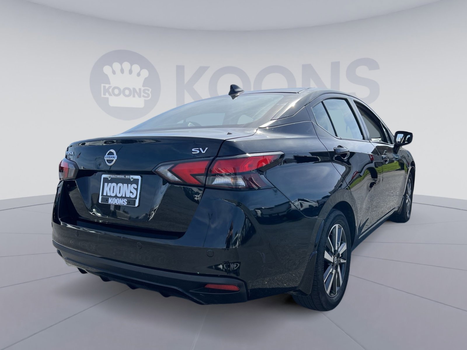 Used 2021 Nissan Versa SV FWD image 4