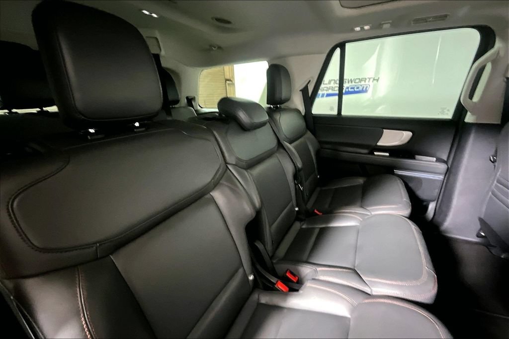 Certified 2025 Ford Expedition Active AWD/4WD image 22