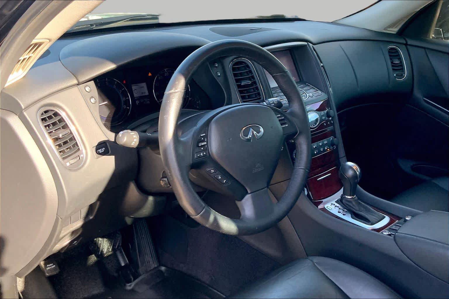 Used 2017 INFINITI QX50 AWD w/ Premium Plus Package image 17