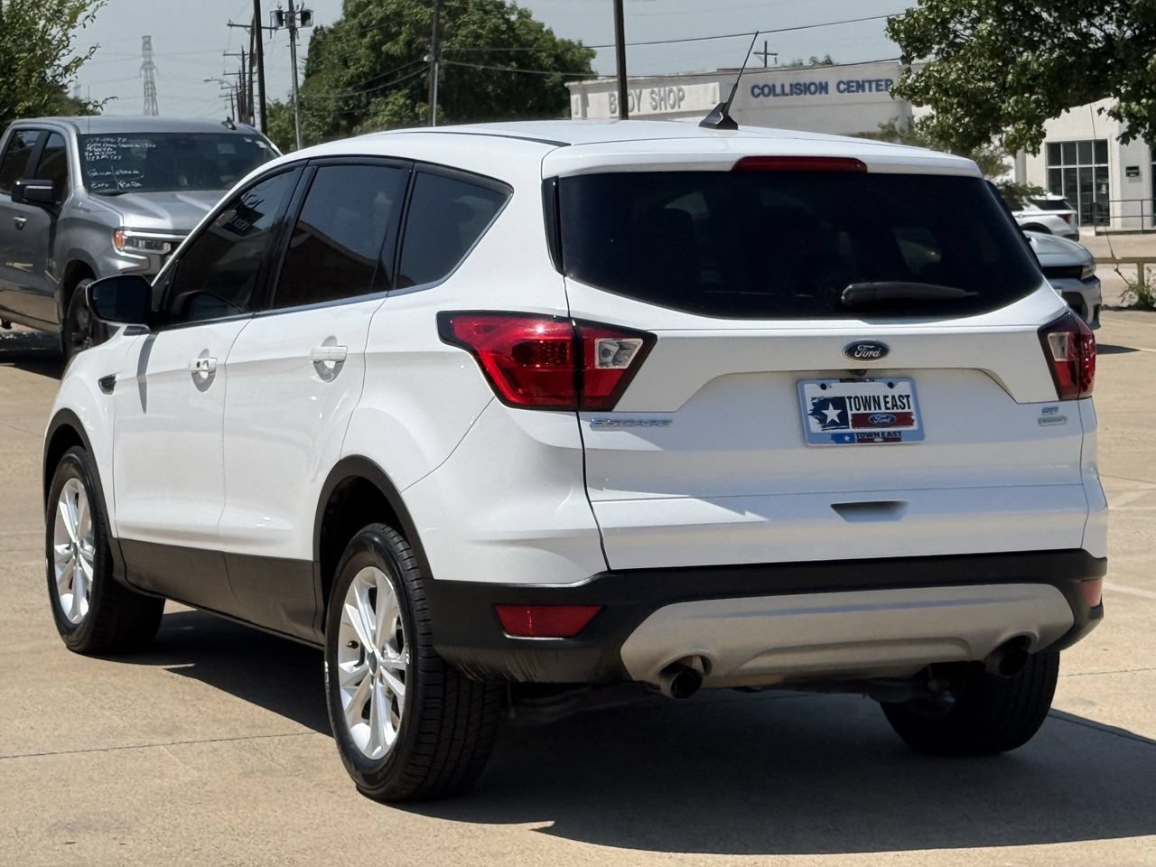 Certified 2019 Ford Escape SE FWD image 5