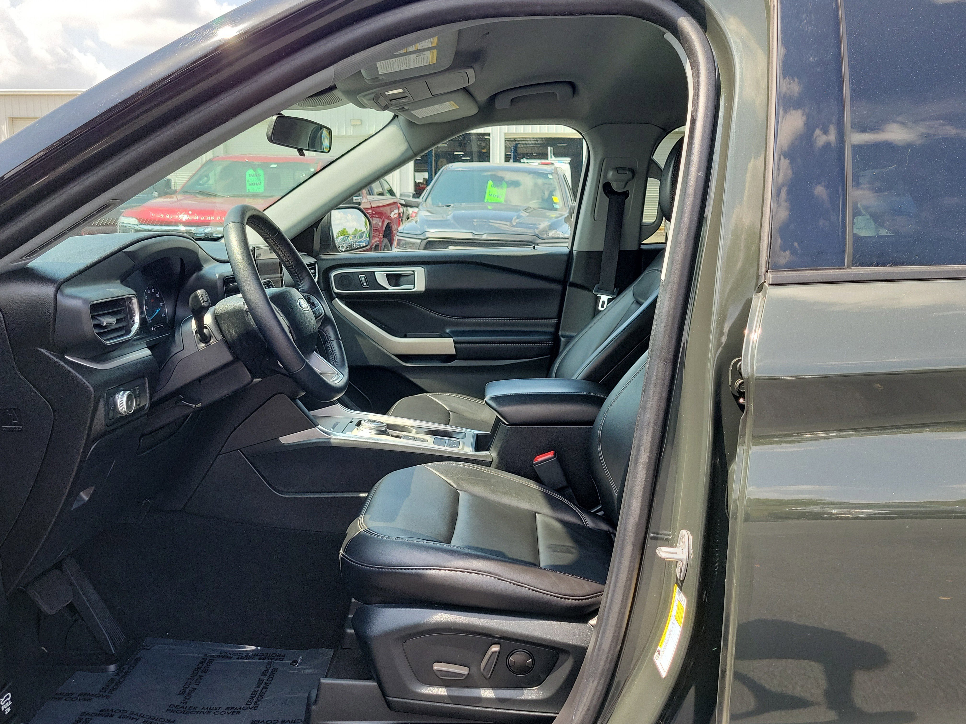 Certified 2022 Ford Explorer XLT w/ Equipment Group 202A image 22