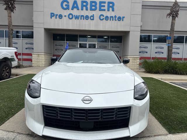 Used 2024 Nissan Z Performance w/ Floor Mat Package RWD image 10
