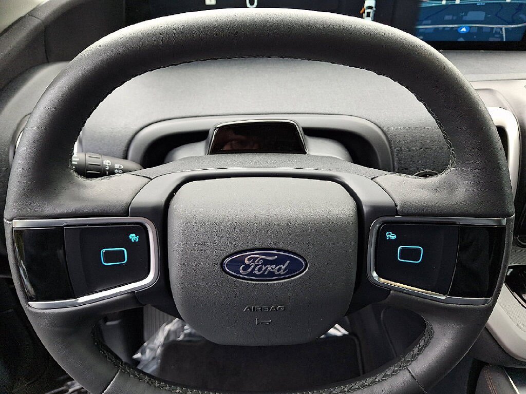 Certified 2025 Ford Expedition Active AWD/4WD image 22
