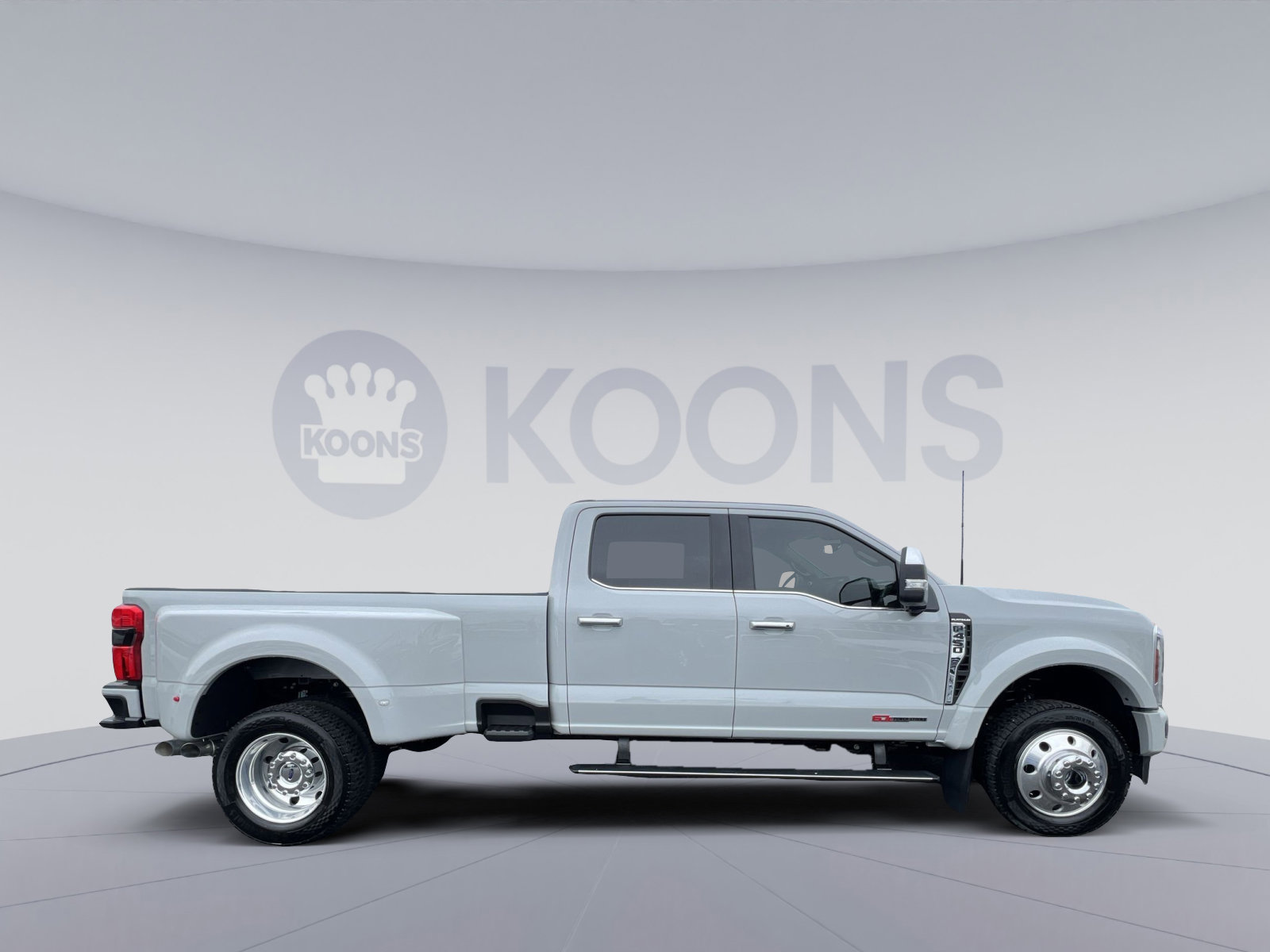 Certified 2026 Ford F450 Platinum w/ Platinum Plus Package image 8