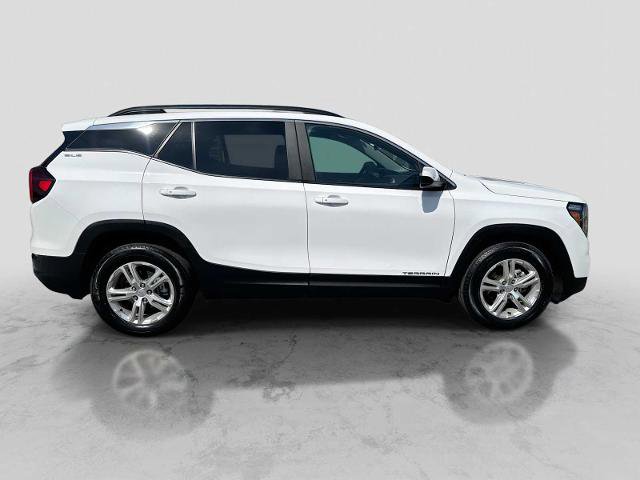 Used 2023 GMC Terrain SLE w/ Driver Convenience Package FWD image 7