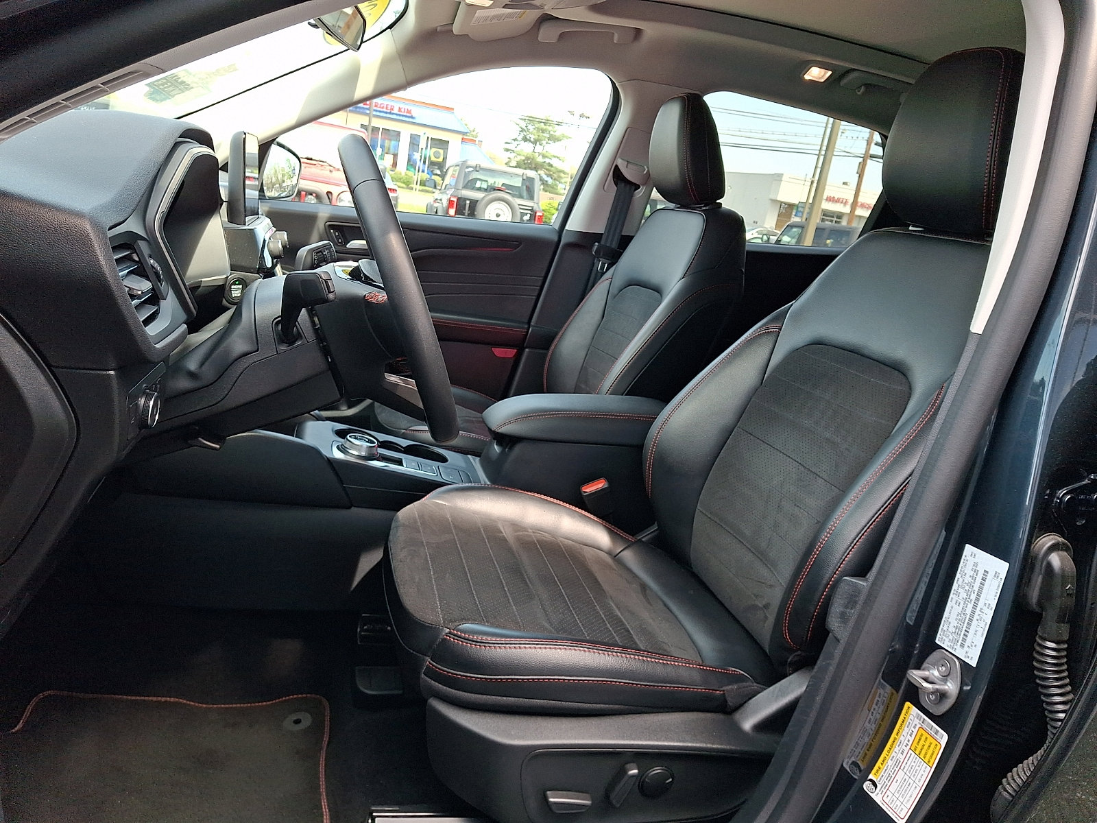 Certified 2022 Ford Escape SEL w/ SEL Stealth AWD Package image 16