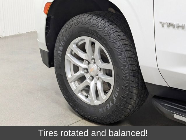 Used 2022 Chevrolet Tahoe LT w/ Luxury Package AWD/4WD image 2