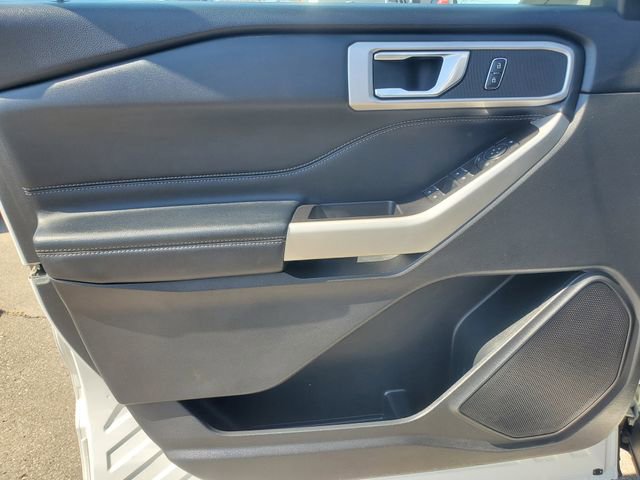 Certified 2021 Ford Explorer XLT w/ Equipment Group 202A image 7