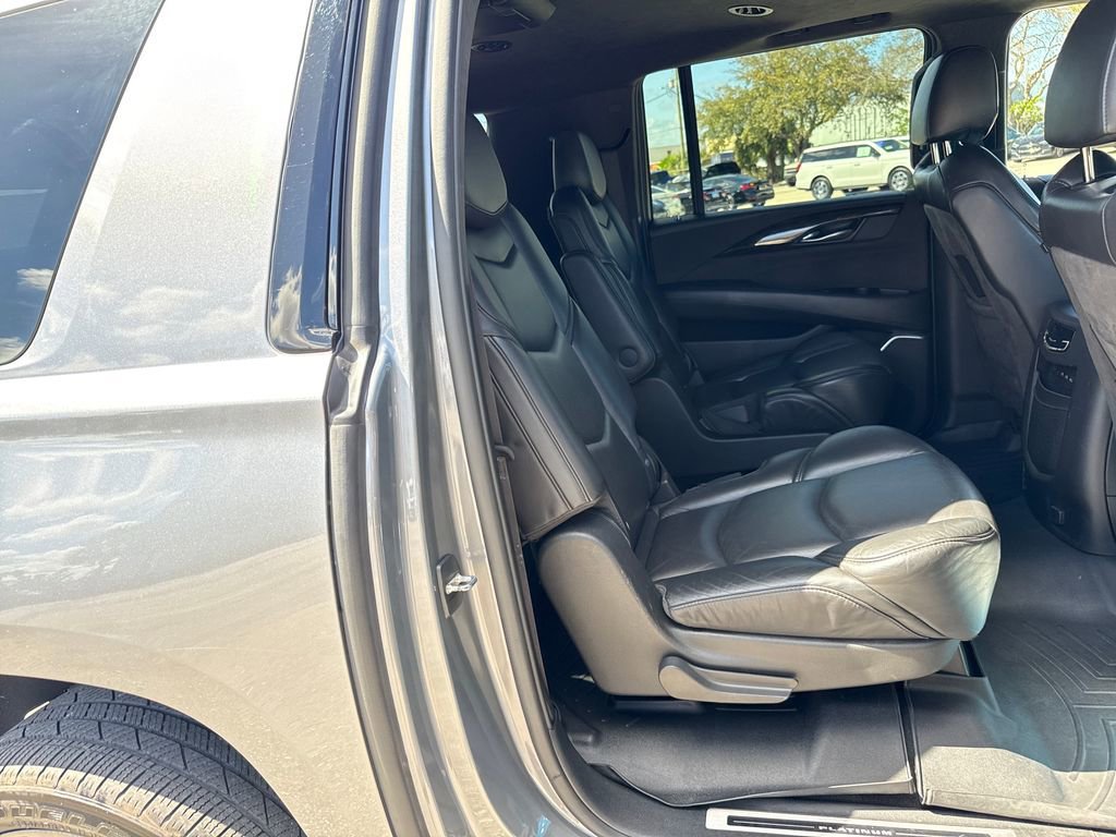 Used 2020 Cadillac Escalade ESV Platinum w/ Escalade Sport Edition image 29