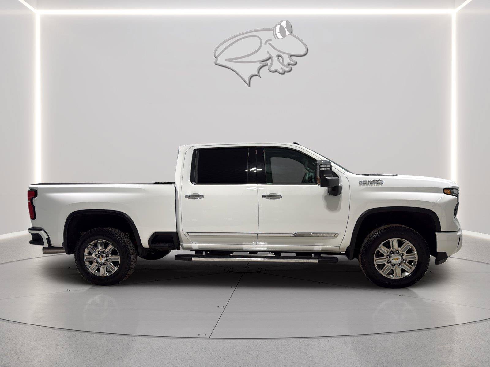 Used 2026 Chevrolet Silverado 2500 High Country w/ Technology Package AWD/4WD image 7