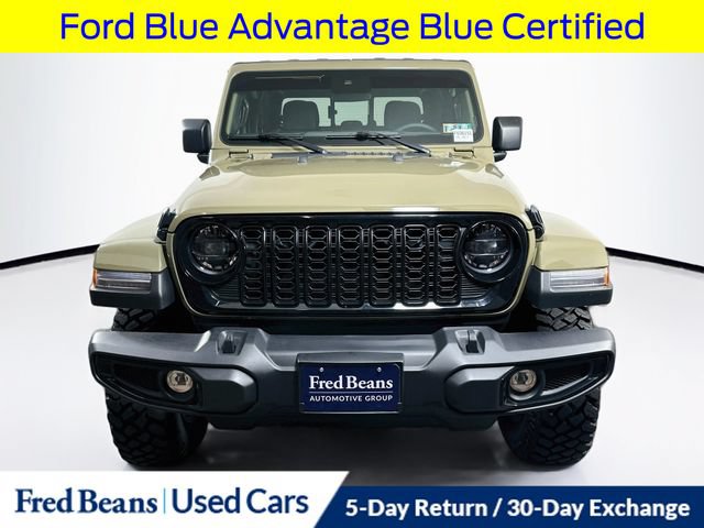 Used 2025 Jeep Gladiator Sport AWD/4WD image 2