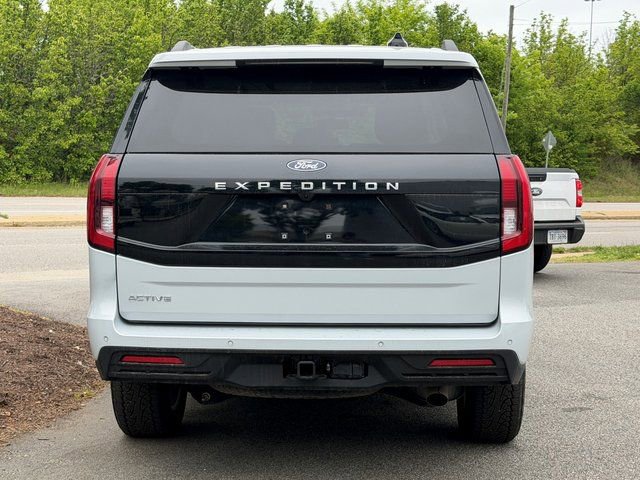 Certified 2025 Ford Expedition Active AWD/4WD image 11